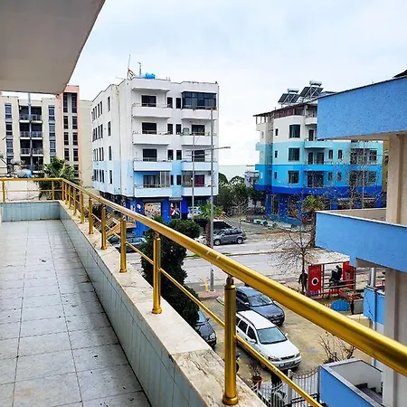 Anaconda Hotel *